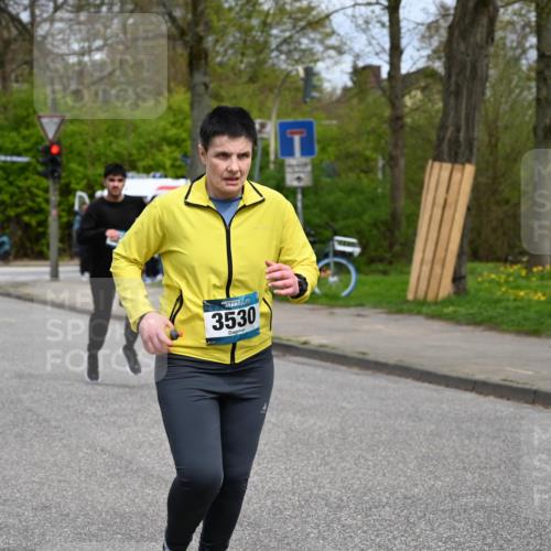 12.04.2026 - 45. Internationalen Wilhelmsburger Insellauf J. Mangold http://msf.ph/oto/9519861 12.04.2026 13:32:56 Ziel 3836, 5224, 3980, 5715, 3530 meine-sportfotos.de