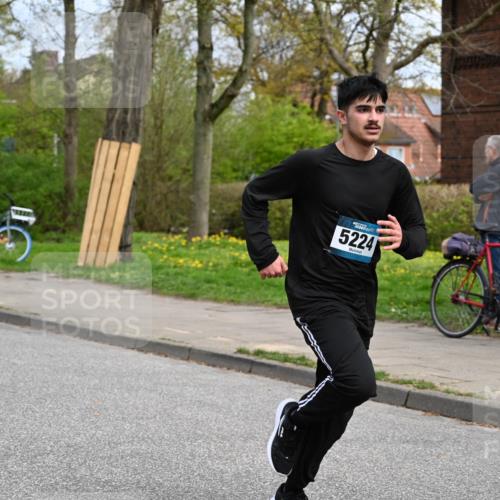 12.04.2026 - 45. Internationalen Wilhelmsburger Insellauf J. Mangold http://msf.ph/oto/9519868 12.04.2026 13:32:57 Ziel 3836, 5224, 3980, 3980, 5715, 3530 meine-sportfotos.de
