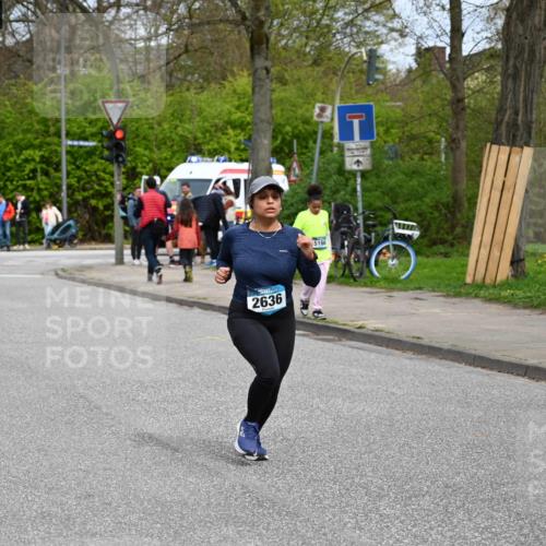 12.04.2026 - 45. Internationalen Wilhelmsburger Insellauf J. Mangold http://msf.ph/oto/9519876 12.04.2026 13:33:23 Ziel 5715, 3530, 2636 meine-sportfotos.de