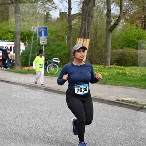 12.04.2026 - 45. Internationalen Wilhelmsburger Insellauf J. Mangold http://msf.ph/oto/9519884 12.04.2026 13:33:24 Ziel 5715, 3530, 2636 meine-sportfotos.de