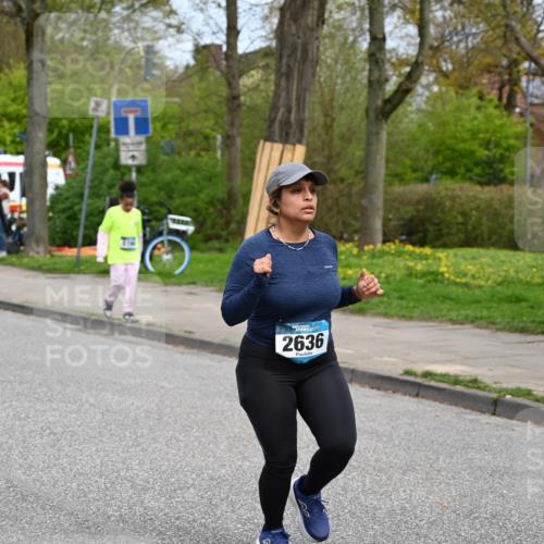 12.04.2026 - 45. Internationalen Wilhelmsburger Insellauf J. Mangold http://msf.ph/oto/9519885 12.04.2026 13:33:24 Ziel 5715, 3530, 2636 meine-sportfotos.de