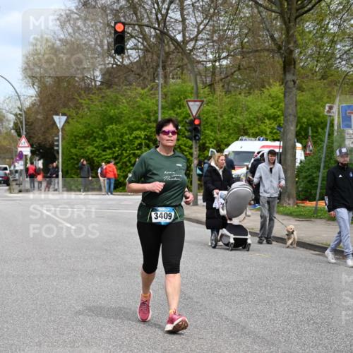 12.04.2026 - 45. Internationalen Wilhelmsburger Insellauf J. Mangold http://msf.ph/oto/9519887 12.04.2026 13:33:53 Ziel 2636, 3409, 3075 meine-sportfotos.de