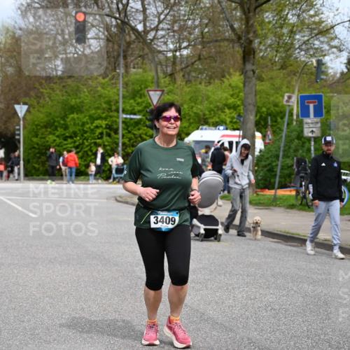 12.04.2026 - 45. Internationalen Wilhelmsburger Insellauf J. Mangold http://msf.ph/oto/9519892 12.04.2026 13:33:54 Ziel 2636, 3409, 3075 meine-sportfotos.de