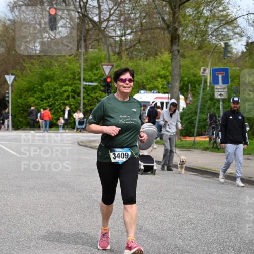 12.04.2026 - 45. Internationalen Wilhelmsburger Insellauf J. Mangold http://msf.ph/oto/9519893 12.04.2026 13:33:54 Ziel 2636, 3409, 3075 meine-sportfotos.de