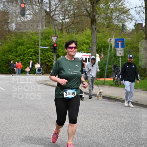 12.04.2026 - 45. Internationalen Wilhelmsburger Insellauf J. Mangold http://msf.ph/oto/9519895 12.04.2026 13:33:54 Ziel 2636, 3409, 3075 meine-sportfotos.de