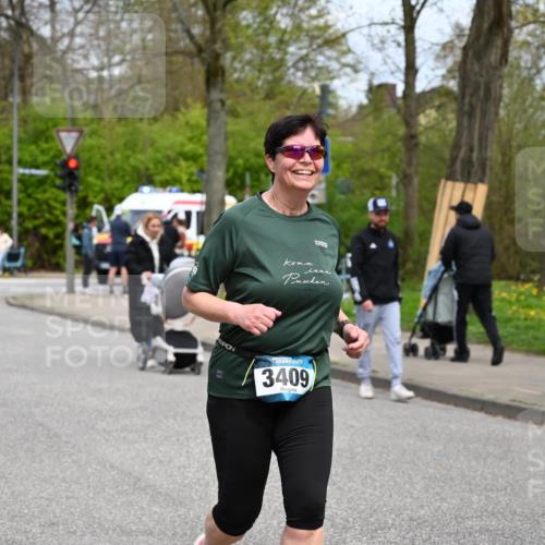 12.04.2026 - 45. Internationalen Wilhelmsburger Insellauf J. Mangold http://msf.ph/oto/9519902 12.04.2026 13:33:55 Ziel 2636, 3409, 3075 meine-sportfotos.de