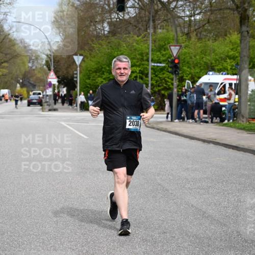 12.04.2026 - 45. Internationalen Wilhelmsburger Insellauf J. Mangold http://msf.ph/oto/9519928 12.04.2026 13:34:33 Ziel 3409, 3075, 2038 meine-sportfotos.de