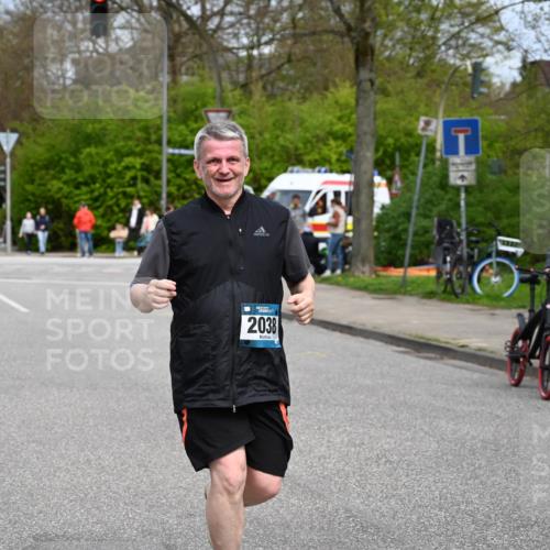 12.04.2026 - 45. Internationalen Wilhelmsburger Insellauf J. Mangold http://msf.ph/oto/9519939 12.04.2026 13:34:34 Ziel 3075, 2038 meine-sportfotos.de