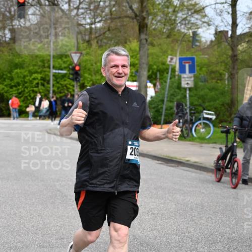 12.04.2026 - 45. Internationalen Wilhelmsburger Insellauf J. Mangold http://msf.ph/oto/9519943 12.04.2026 13:34:35 Ziel 3075, 2038 meine-sportfotos.de