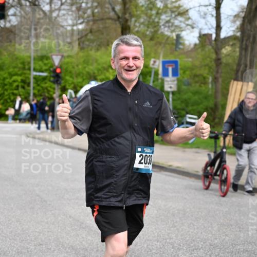 12.04.2026 - 45. Internationalen Wilhelmsburger Insellauf J. Mangold http://msf.ph/oto/9519946 12.04.2026 13:34:35 Ziel 3075, 2038 meine-sportfotos.de