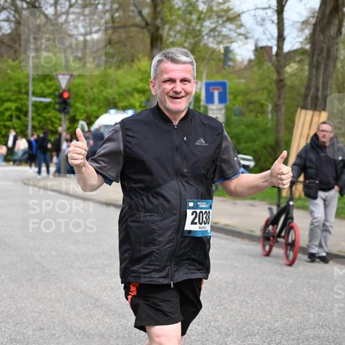 12.04.2026 - 45. Internationalen Wilhelmsburger Insellauf J. Mangold http://msf.ph/oto/9519947 12.04.2026 13:34:35 Ziel 3075, 2038 meine-sportfotos.de