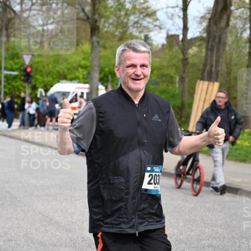 12.04.2026 - 45. Internationalen Wilhelmsburger Insellauf J. Mangold http://msf.ph/oto/9519949 12.04.2026 13:34:35 Ziel 3075, 2038 meine-sportfotos.de