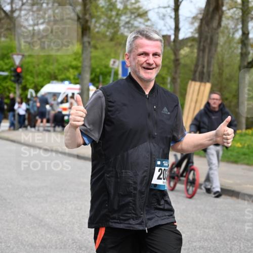 12.04.2026 - 45. Internationalen Wilhelmsburger Insellauf J. Mangold http://msf.ph/oto/9519950 12.04.2026 13:34:35 Ziel 3075, 2038 meine-sportfotos.de