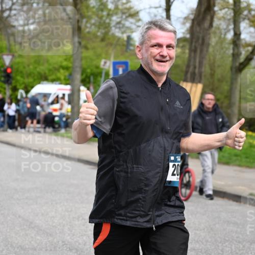 12.04.2026 - 45. Internationalen Wilhelmsburger Insellauf J. Mangold http://msf.ph/oto/9519951 12.04.2026 13:34:35 Ziel 3075, 2038 meine-sportfotos.de