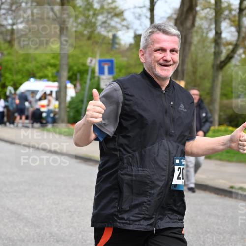 12.04.2026 - 45. Internationalen Wilhelmsburger Insellauf J. Mangold http://msf.ph/oto/9519952 12.04.2026 13:34:35 Ziel 3075, 2038 meine-sportfotos.de
