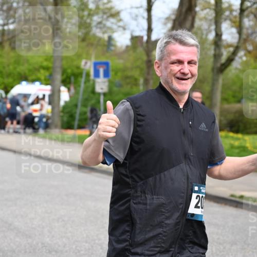 12.04.2026 - 45. Internationalen Wilhelmsburger Insellauf J. Mangold http://msf.ph/oto/9519953 12.04.2026 13:34:35 Ziel 3075, 2038 meine-sportfotos.de