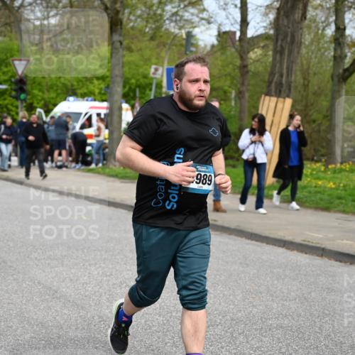 12.04.2026 - 45. Internationalen Wilhelmsburger Insellauf J. Mangold http://msf.ph/oto/9519957 12.04.2026 13:35:03 Ziel 2038, 4988, 4989, 3282, 4113 meine-sportfotos.de