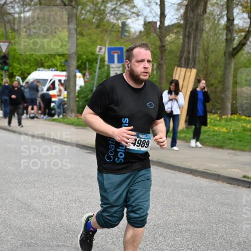 12.04.2026 - 45. Internationalen Wilhelmsburger Insellauf J. Mangold http://msf.ph/oto/9519958 12.04.2026 13:35:03 Ziel 2038, 4988, 4989, 3282, 4113 meine-sportfotos.de