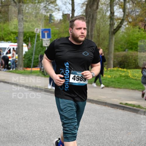 12.04.2026 - 45. Internationalen Wilhelmsburger Insellauf J. Mangold http://msf.ph/oto/9519961 12.04.2026 13:35:03 Ziel 2038, 4988, 4989, 3282, 4113 meine-sportfotos.de