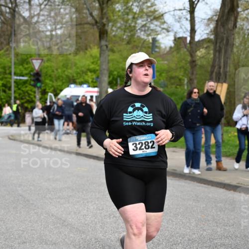 12.04.2026 - 45. Internationalen Wilhelmsburger Insellauf J. Mangold http://msf.ph/oto/9519970 12.04.2026 13:35:06 Ziel 2038, 4988, 4989, 3282, 4113 meine-sportfotos.de