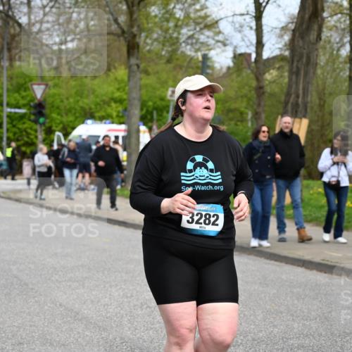 12.04.2026 - 45. Internationalen Wilhelmsburger Insellauf J. Mangold http://msf.ph/oto/9519971 12.04.2026 13:35:06 Ziel 2038, 4988, 4989, 3282, 4113 meine-sportfotos.de