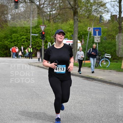 12.04.2026 - 45. Internationalen Wilhelmsburger Insellauf J. Mangold http://msf.ph/oto/9519981 12.04.2026 13:35:16 Ziel 4988, 4989, 3282, 4113 meine-sportfotos.de