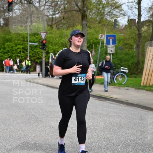 12.04.2026 - 45. Internationalen Wilhelmsburger Insellauf J. Mangold http://msf.ph/oto/9519983 12.04.2026 13:35:16 Ziel 4988, 4989, 3282, 4113 meine-sportfotos.de