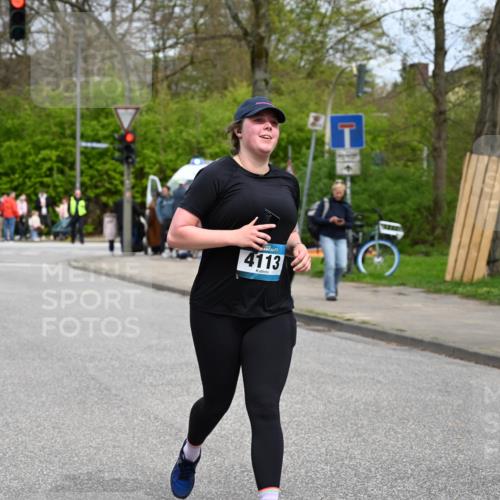 12.04.2026 - 45. Internationalen Wilhelmsburger Insellauf J. Mangold http://msf.ph/oto/9519984 12.04.2026 13:35:17 Ziel 4988, 4989, 3282, 4113 meine-sportfotos.de