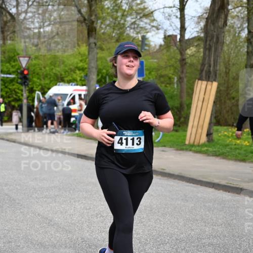 12.04.2026 - 45. Internationalen Wilhelmsburger Insellauf J. Mangold http://msf.ph/oto/9519988 12.04.2026 13:35:17 Ziel 4988, 4989, 3282, 4113 meine-sportfotos.de