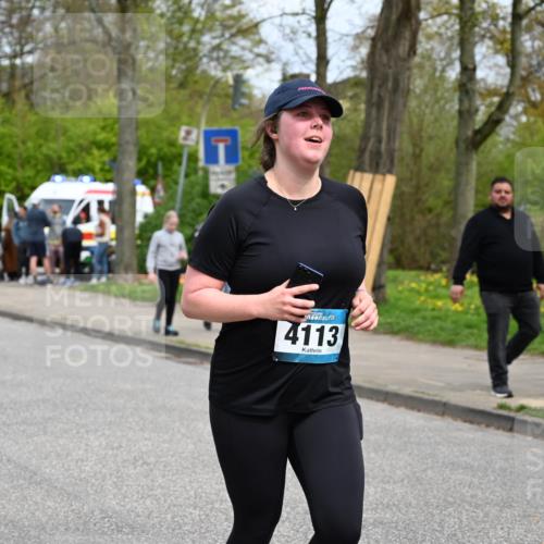 12.04.2026 - 45. Internationalen Wilhelmsburger Insellauf J. Mangold http://msf.ph/oto/9519991 12.04.2026 13:35:17 Ziel 4988, 4989, 3282, 4113 meine-sportfotos.de