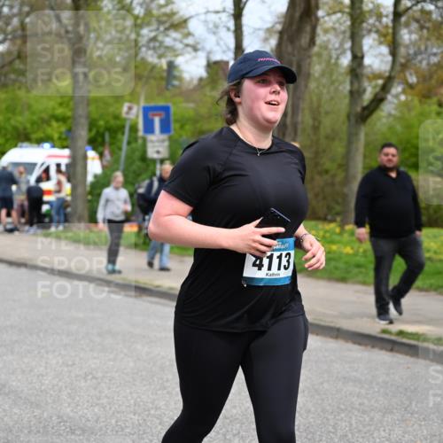 12.04.2026 - 45. Internationalen Wilhelmsburger Insellauf J. Mangold http://msf.ph/oto/9519992 12.04.2026 13:35:17 Ziel 4988, 4989, 3282, 4113 meine-sportfotos.de