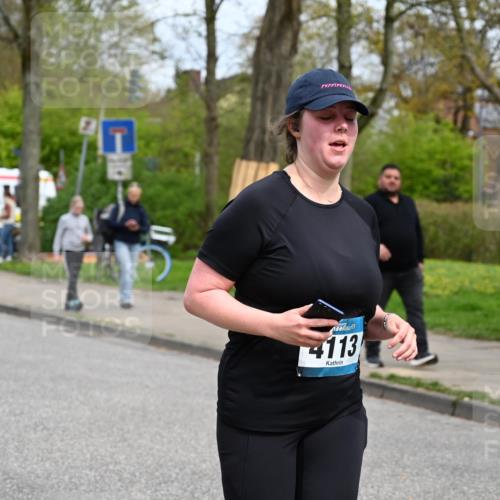 12.04.2026 - 45. Internationalen Wilhelmsburger Insellauf J. Mangold http://msf.ph/oto/9519994 12.04.2026 13:35:17 Ziel 4988, 4989, 3282, 4113 meine-sportfotos.de