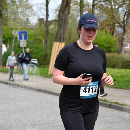 12.04.2026 - 45. Internationalen Wilhelmsburger Insellauf J. Mangold http://msf.ph/oto/9519995 12.04.2026 13:35:17 Ziel 4988, 4989, 3282, 4113 meine-sportfotos.de