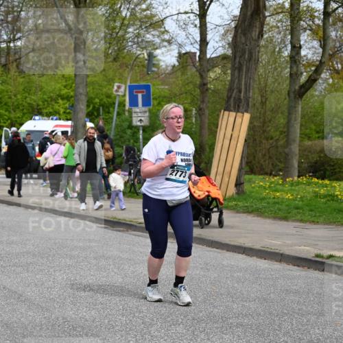 12.04.2026 - 45. Internationalen Wilhelmsburger Insellauf J. Mangold http://msf.ph/oto/9520027 12.04.2026 13:36:19 Ziel 5233, 3376, 2773 meine-sportfotos.de