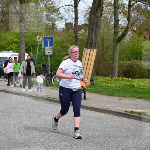 12.04.2026 - 45. Internationalen Wilhelmsburger Insellauf J. Mangold http://msf.ph/oto/9520029 12.04.2026 13:36:19 Ziel 5233, 3376, 2773 meine-sportfotos.de