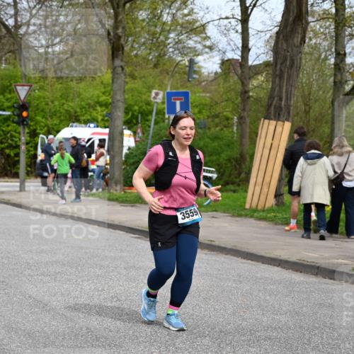 12.04.2026 - 45. Internationalen Wilhelmsburger Insellauf J. Mangold http://msf.ph/oto/9520050 12.04.2026 13:36:38 Ziel 2773, 3559, 5604 meine-sportfotos.de