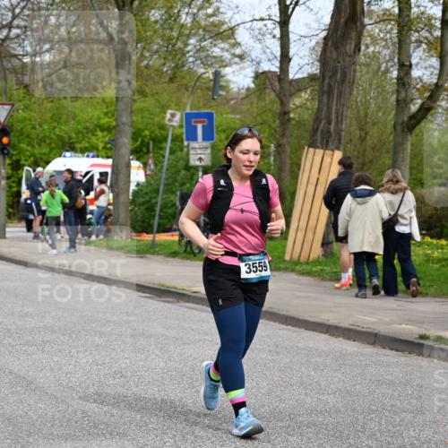 12.04.2026 - 45. Internationalen Wilhelmsburger Insellauf J. Mangold http://msf.ph/oto/9520053 12.04.2026 13:36:39 Ziel 2773, 3559, 5604 meine-sportfotos.de