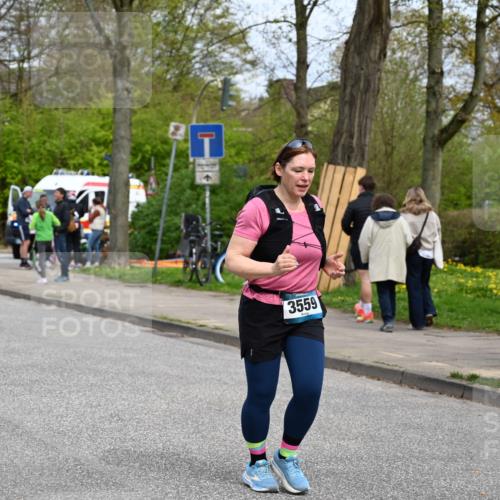 12.04.2026 - 45. Internationalen Wilhelmsburger Insellauf J. Mangold http://msf.ph/oto/9520055 12.04.2026 13:36:39 Ziel 2773, 3559, 5604 meine-sportfotos.de