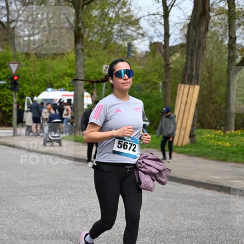12.04.2026 - 45. Internationalen Wilhelmsburger Insellauf J. Mangold http://msf.ph/oto/9520087 12.04.2026 13:37:06 Ziel 3559, 5604, 3475, 5672 meine-sportfotos.de