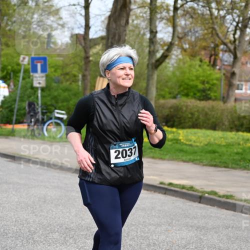 12.04.2026 - 45. Internationalen Wilhelmsburger Insellauf J. Mangold http://msf.ph/oto/9520113 12.04.2026 13:37:23 Ziel 3475, 5672, 5672, 2037 meine-sportfotos.de