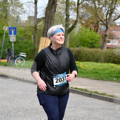 12.04.2026 - 45. Internationalen Wilhelmsburger Insellauf J. Mangold http://msf.ph/oto/9520114 12.04.2026 13:37:23 Ziel 3475, 5672, 5672, 2037 meine-sportfotos.de
