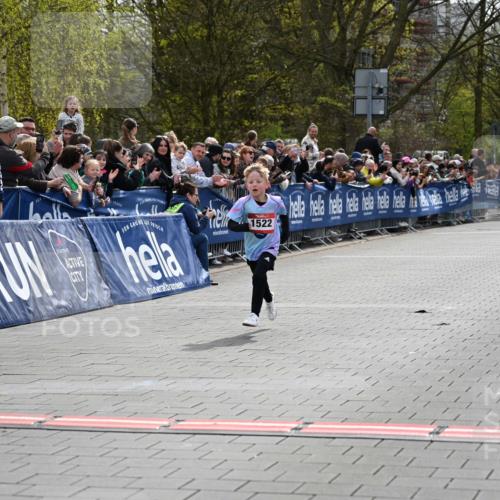 12.04.2026 - 45. Internationalen Wilhelmsburger Insellauf J. Mangold http://msf.ph/oto/9520153 12.04.2026 14:07:52 Ziel 1522 meine-sportfotos.de