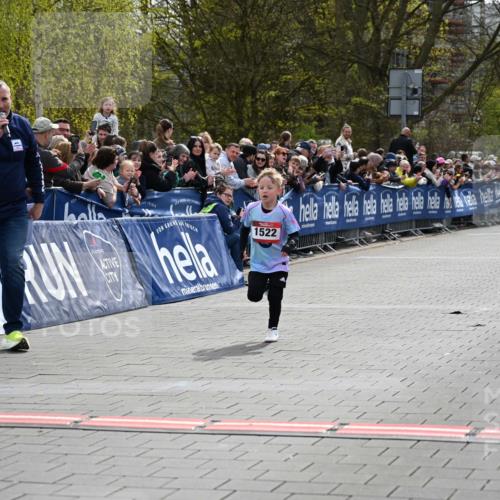 12.04.2026 - 45. Internationalen Wilhelmsburger Insellauf J. Mangold http://msf.ph/oto/9520155 12.04.2026 14:07:52 Ziel 1522 meine-sportfotos.de