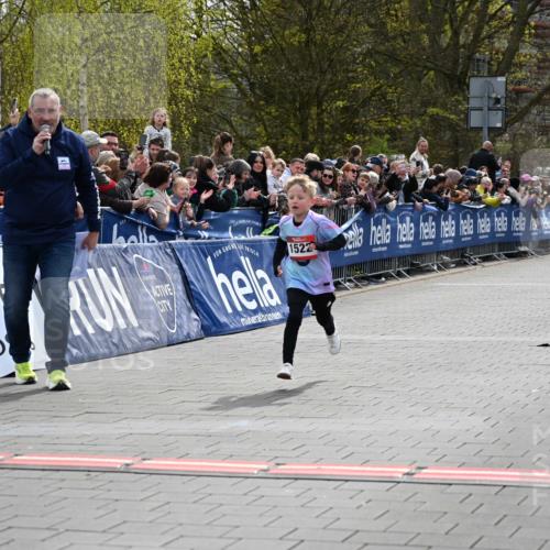 12.04.2026 - 45. Internationalen Wilhelmsburger Insellauf J. Mangold http://msf.ph/oto/9520157 12.04.2026 14:07:53 Ziel 1522 meine-sportfotos.de