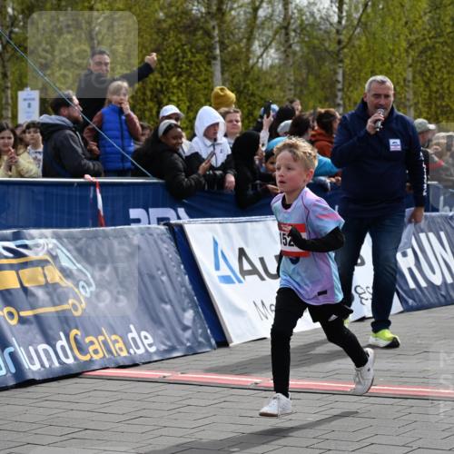 12.04.2026 - 45. Internationalen Wilhelmsburger Insellauf J. Mangold http://msf.ph/oto/9520172 12.04.2026 14:07:54 Ziel 1522 meine-sportfotos.de