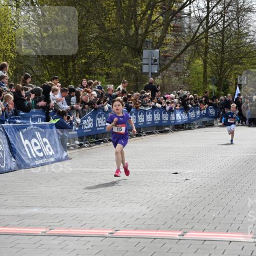12.04.2026 - 45. Internationalen Wilhelmsburger Insellauf J. Mangold http://msf.ph/oto/9520180 12.04.2026 14:08:05 Ziel 15, 1508 meine-sportfotos.de