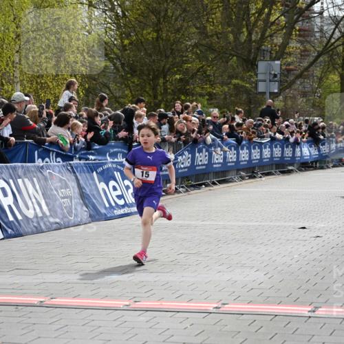 12.04.2026 - 45. Internationalen Wilhelmsburger Insellauf J. Mangold http://msf.ph/oto/9520188 12.04.2026 14:08:06 Ziel 15, 1508 meine-sportfotos.de
