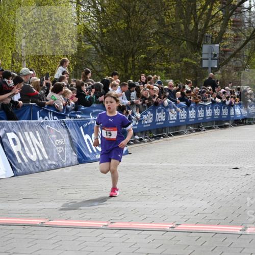 12.04.2026 - 45. Internationalen Wilhelmsburger Insellauf J. Mangold http://msf.ph/oto/9520189 12.04.2026 14:08:06 Ziel 15, 1508 meine-sportfotos.de