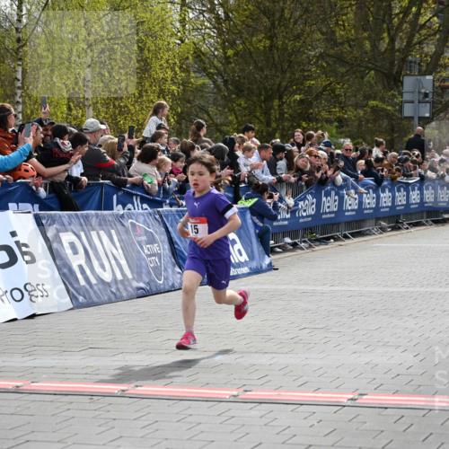 12.04.2026 - 45. Internationalen Wilhelmsburger Insellauf J. Mangold http://msf.ph/oto/9520191 12.04.2026 14:08:06 Ziel 15, 1508 meine-sportfotos.de
