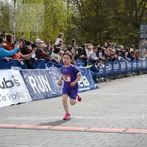 12.04.2026 - 45. Internationalen Wilhelmsburger Insellauf J. Mangold http://msf.ph/oto/9520192 12.04.2026 14:08:06 Ziel 15, 1508 meine-sportfotos.de